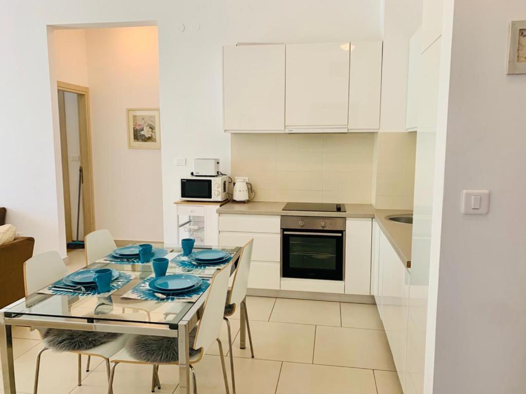 Lavender Bay Apartment F8 ดอนิมอรินิ ภายนอก รูปภาพ