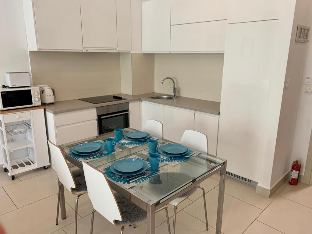 Lavender Bay Apartment F8 ดอนิมอรินิ ภายนอก รูปภาพ